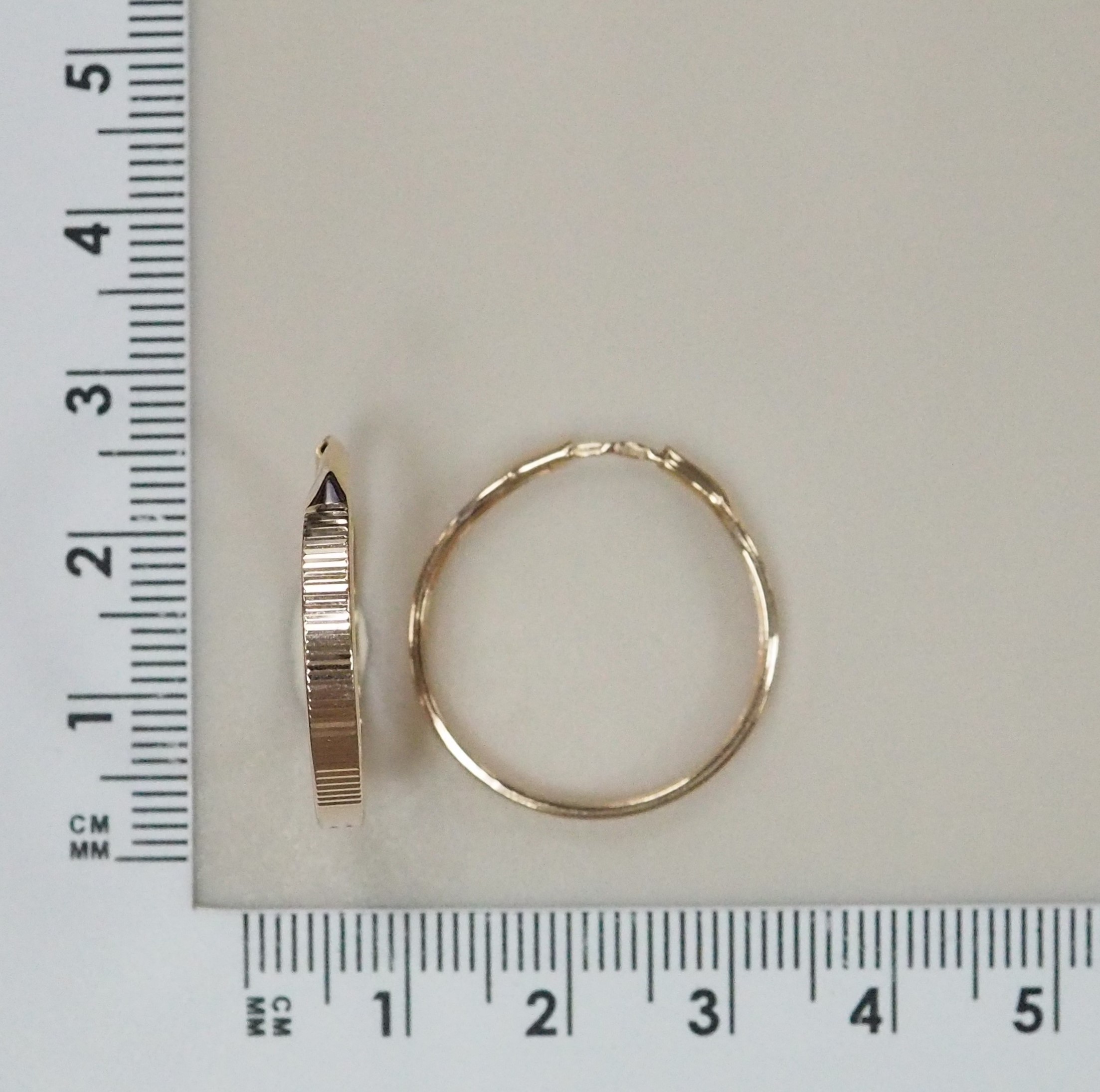 Серьги-конго из золота